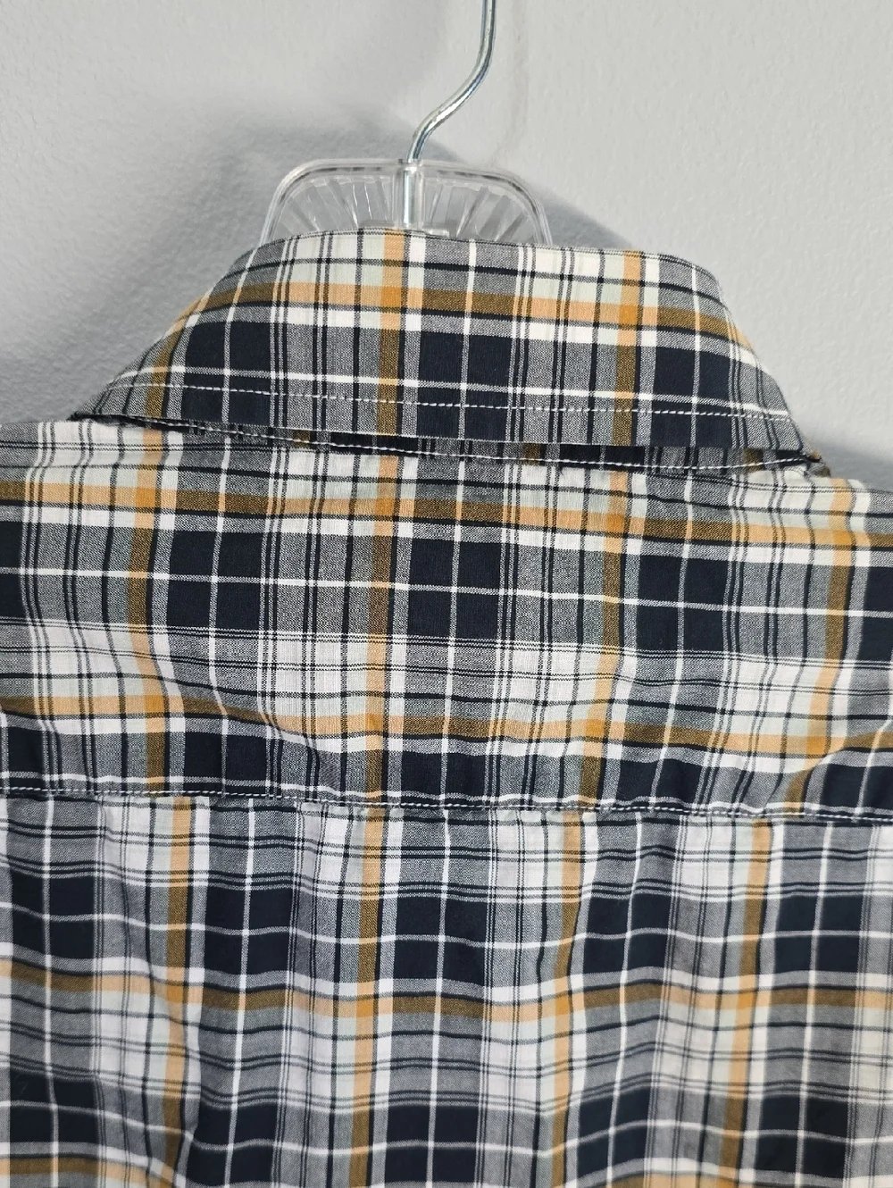 Banana Republic Plaid Button-Down Shirt in Black, Tan & White Mens Size Small